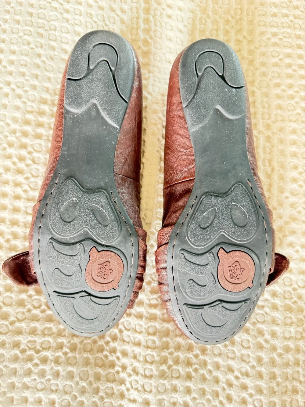 Børn Brown Leather Y2K Bow Ballet Flats size 8 w/ Leopard Lining